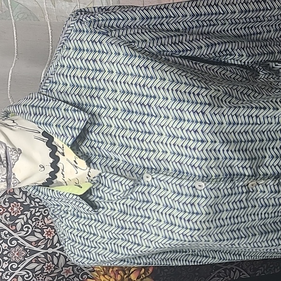 Foxcroft wrinkle free button front shirt - Picture 2 of 9